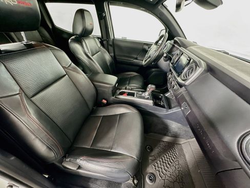 Used 2018 Toyota Tacoma TRD Pro AWD/4WD image 30