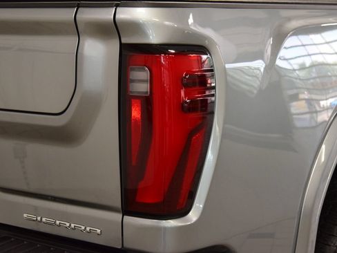 Used 2024 GMC Sierra 2500 Denali w/ Denali Reserve Package AWD/4WD image 22