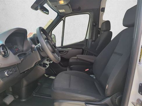 Used 2023 Mercedes-Benz Sprinter 2500 image 14
