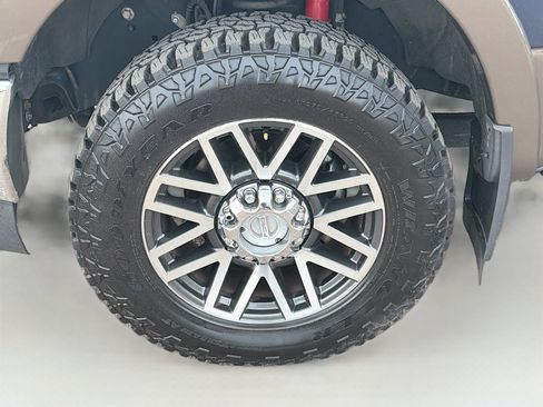 Used 2017 Ford F250 Lariat w/ Lariat Ultimate Package AWD/4WD image 11