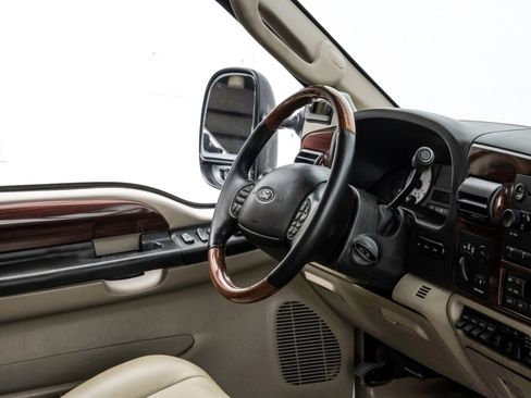 Used 2006 Ford F250 Lariat image 16