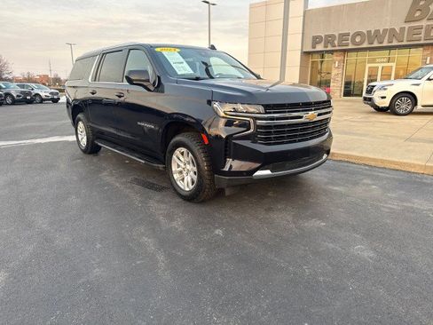 Used 2024 Chevrolet Suburban LT image 1