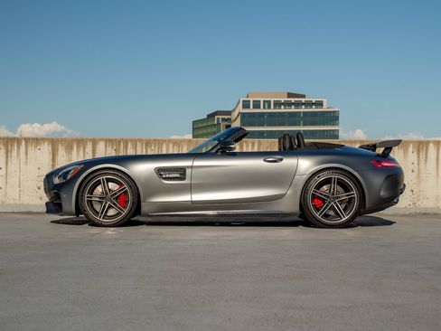 Used 2018 Mercedes-Benz AMG GT C image 3