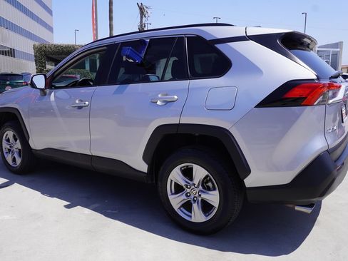 Certified 2025 Toyota RAV4 XLE FWD image 5