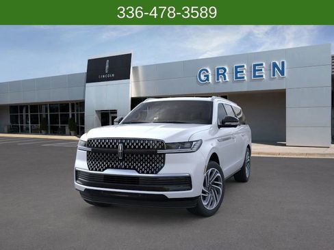 New 2025 Lincoln Navigator L Reserve image 2