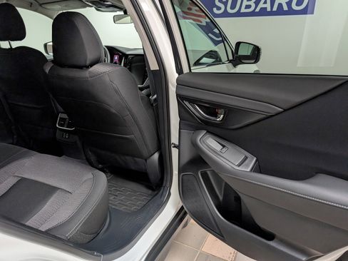 Used 2025 Subaru Outback Premium image 29