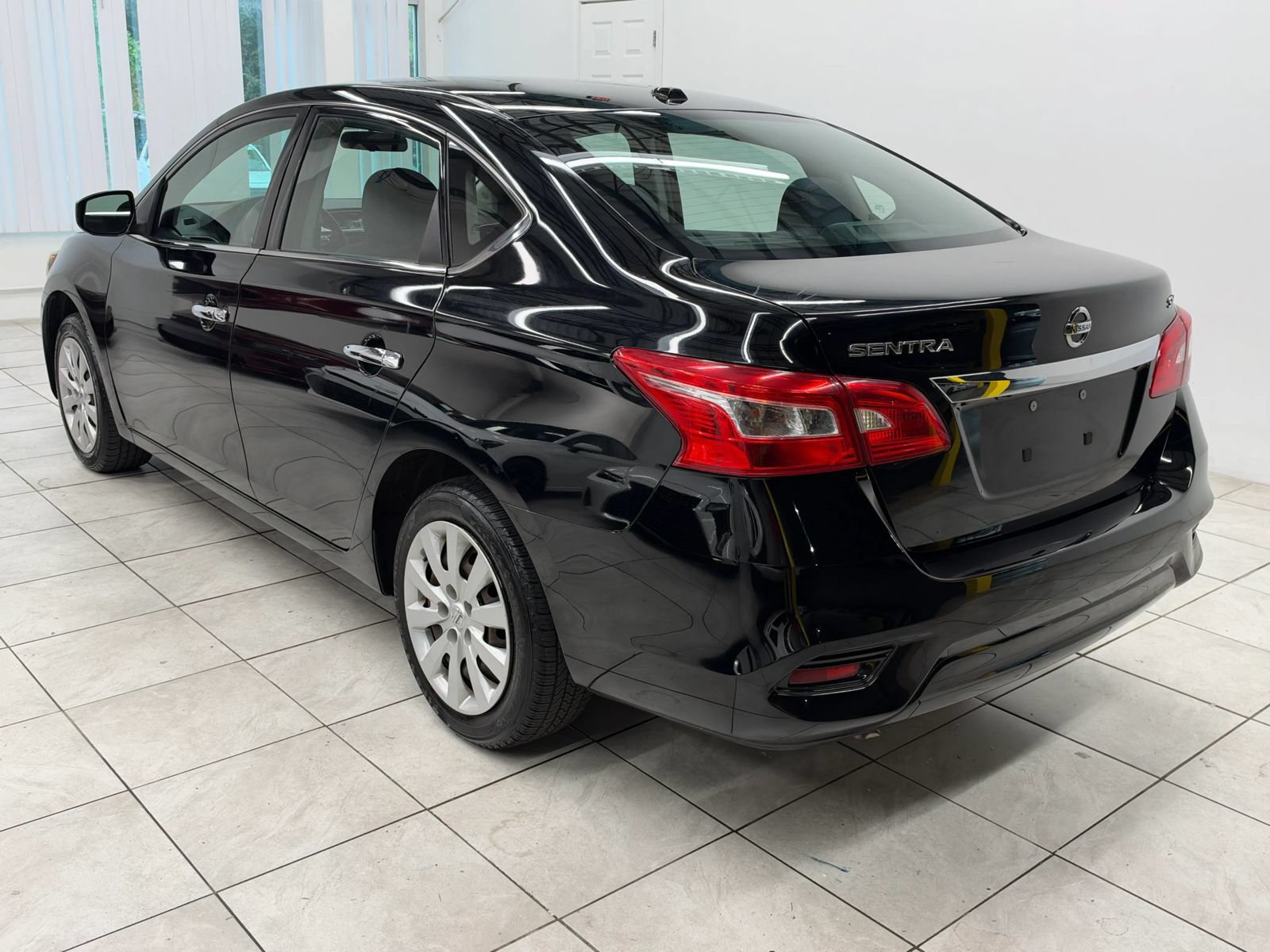 Used 2017 Nissan Sentra SV FWD image 7