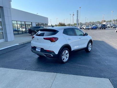 Certified 2024 Buick Encore GX Preferred w/ Advanced Technology Package FWD image 5
