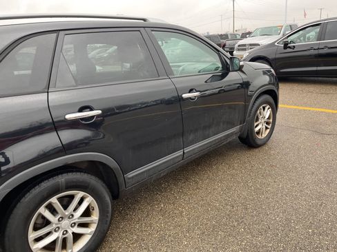 Used 2014 Kia Sorento LX image 17