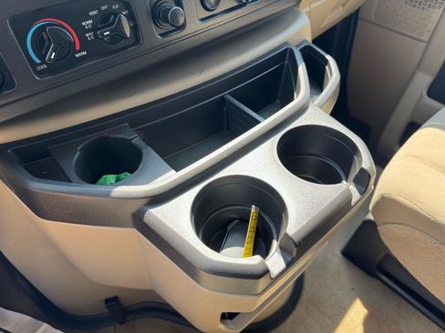 Used 2012 Ford E-350 and Econoline 350 XLT RWD image 32