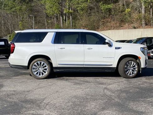 Used 2024 GMC Yukon XL SLT w/ SLT Luxury Package image 2