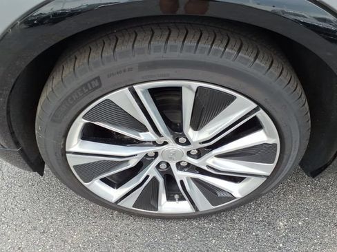 Used 2025 Cadillac Lyriq Luxury w/ LPO, Floor Liner Package AWD/4WD image 12