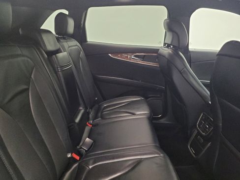 Used 2019 Lincoln Nautilus Select AWD/4WD image 19