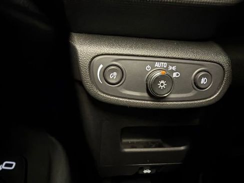 Used 2021 Chevrolet TrailBlazer LT w/ Convenience Package FWD image 22
