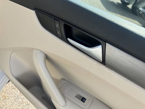 Used 2014 Volkswagen Passat TDI SE image 23