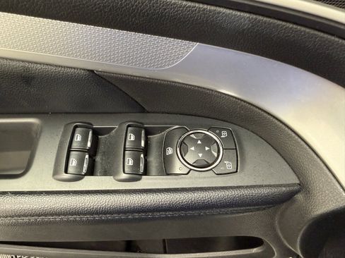 Used 2017 Ford Explorer XLT image 11