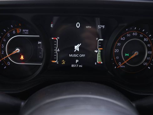 Used 2025 Jeep Gladiator Rubicon w/ Safety Group image 7