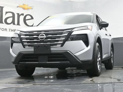 Used 2024 Nissan Rogue S AWD/4WD image 57