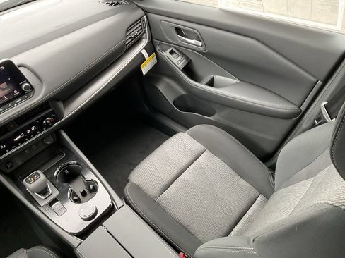 New 2026 Nissan Rogue SV w/ Cold Weather Package AWD/4WD image 17