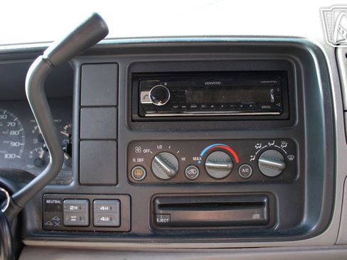 Used 1999 Chevrolet Tahoe Z71 w/ Preferred Equipment Group AWD/4WD image 35