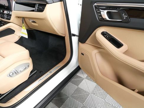 New 2026 Porsche Macan S image 27