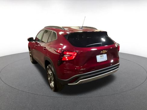 Used 2025 Chevrolet Trax LT image 11