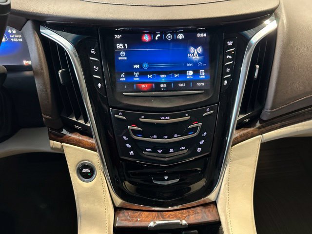 Used 2015 Cadillac Escalade Luxury AWD/4WD image 4