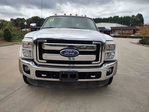 Used 2011 Ford F450 Lariat w/ Chrome Pkg image 4