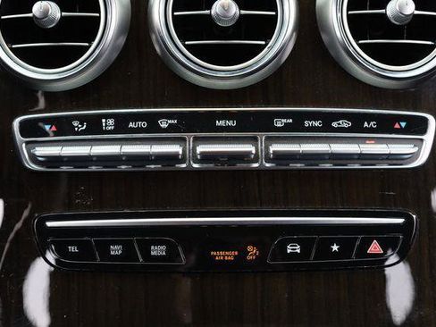 Used 2020 Mercedes-Benz GLC 300 4MATIC image 40