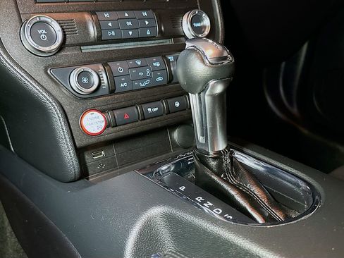 Used 2016 Ford Mustang Coupe RWD image 15