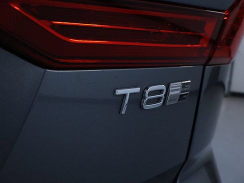 Used 2019 Volvo XC60 T8 Inscription w/ Advanced Package AWD/4WD image 11