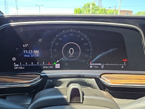 Used 2023 Cadillac Escalade ESV Premium Luxury AWD/4WD image 18