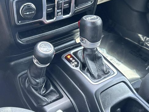 Used 2019 Jeep Wrangler Unlimited Sport S AWD/4WD image 40