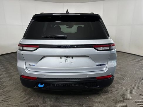 Used 2022 Jeep Grand Cherokee Trailhawk image 4