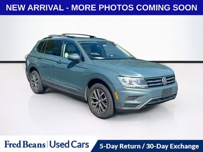 Used 2020 Volkswagen Tiguan SE w/ Panoramic Sunroof Package