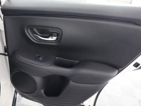 Certified 2025 Honda HR-V LX image 25