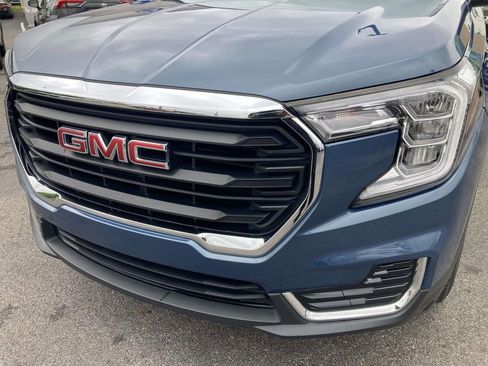 Used 2024 GMC Terrain SLE w/ Fleet Convenience Package AWD/4WD image 9