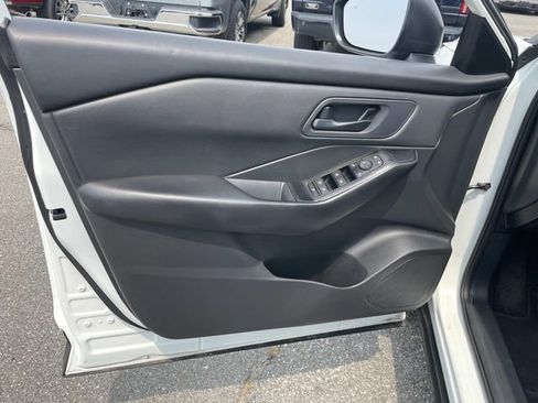 Used 2024 Nissan Rogue S AWD/4WD image 15