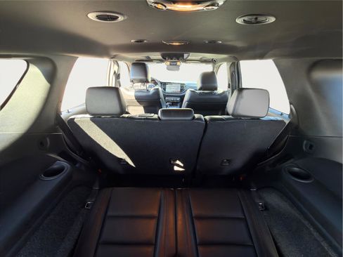 Used 2024 Dodge Durango GT image 7
