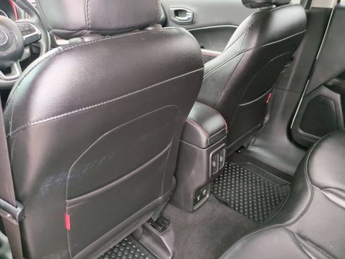 Used 2019 Jeep Compass Trailhawk AWD/4WD image 18