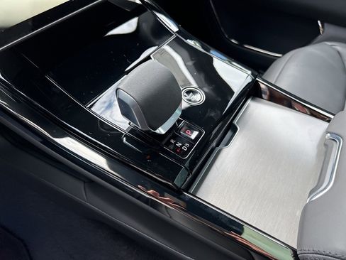 New 2025 Land Rover Range Rover Sport SE image 13