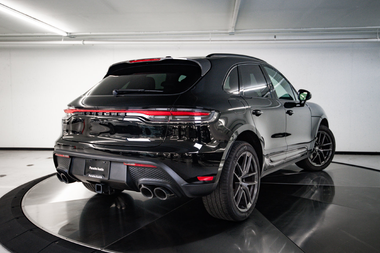 Certified 2023 Porsche Macan Turbo AWD/4WD image 7