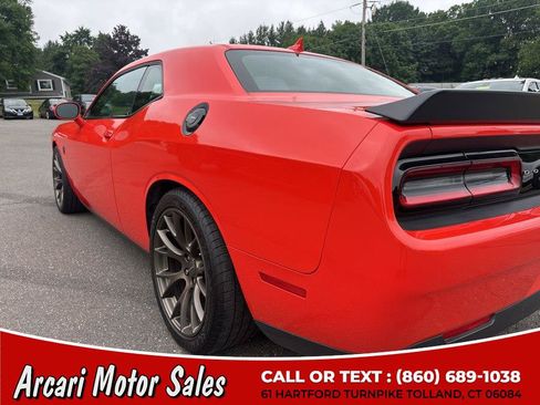 Used 2016 Dodge Challenger SRT Hellcat RWD image 12