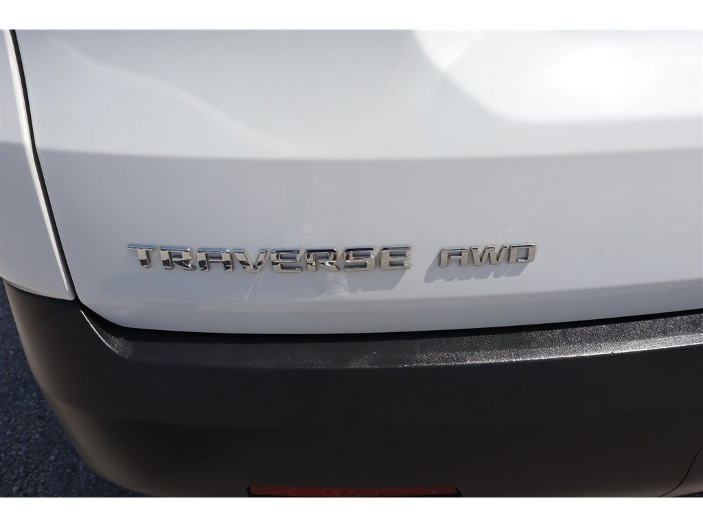 Used 2023 Chevrolet Traverse LT w/ LPO, Cargo Package AWD/4WD image 14