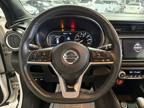 Used 2020 Nissan Kicks SR FWD image 30