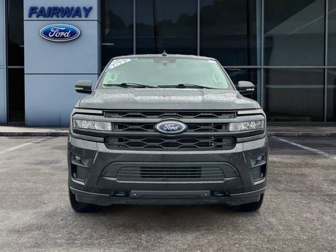 Used 2022 Ford Expedition XLT image 3