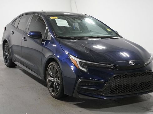 Used 2024 Toyota Corolla XSE FWD image 3