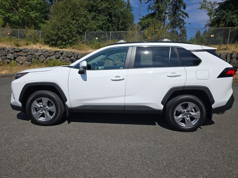 Used 2025 Toyota RAV4 XLE w/ Convenience Package AWD/4WD image 3