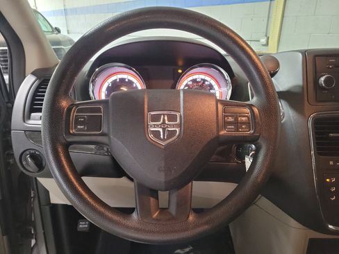 Used 2015 Dodge Grand Caravan SE w/ Quick Order Package 29E SE FWD image 21