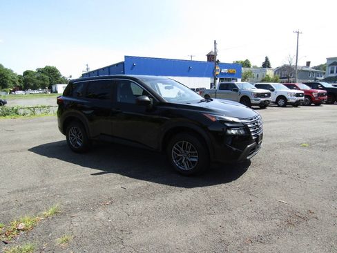 Used 2024 Nissan Rogue S AWD/4WD image 9